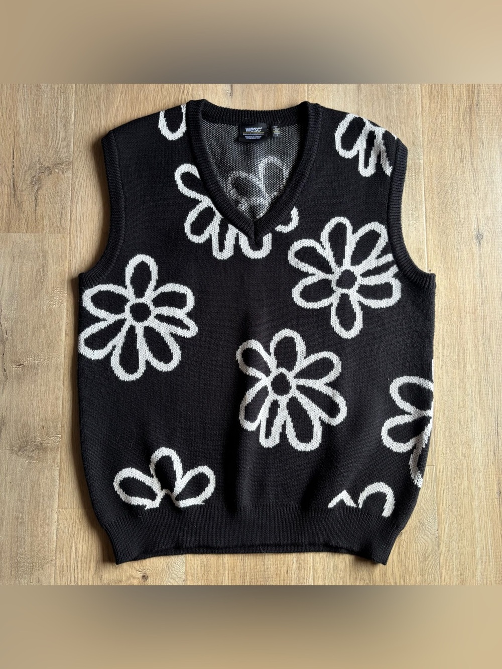 WESC Unisex V-Neck Daisy Sweater Vest
